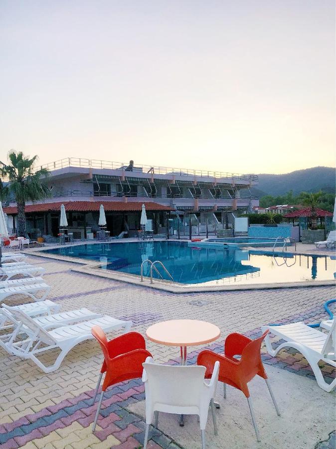 Hotel Palmera Sarti Exteriér fotografie